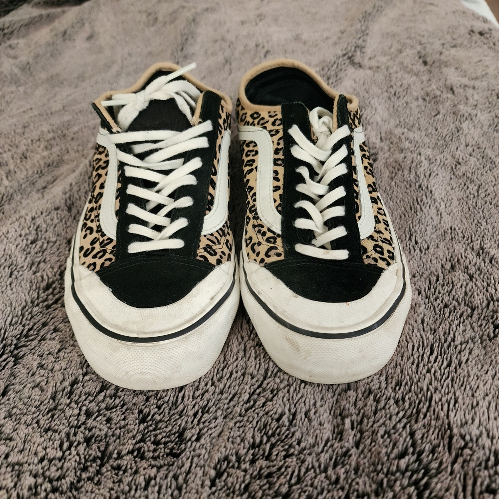 Leopard Vans